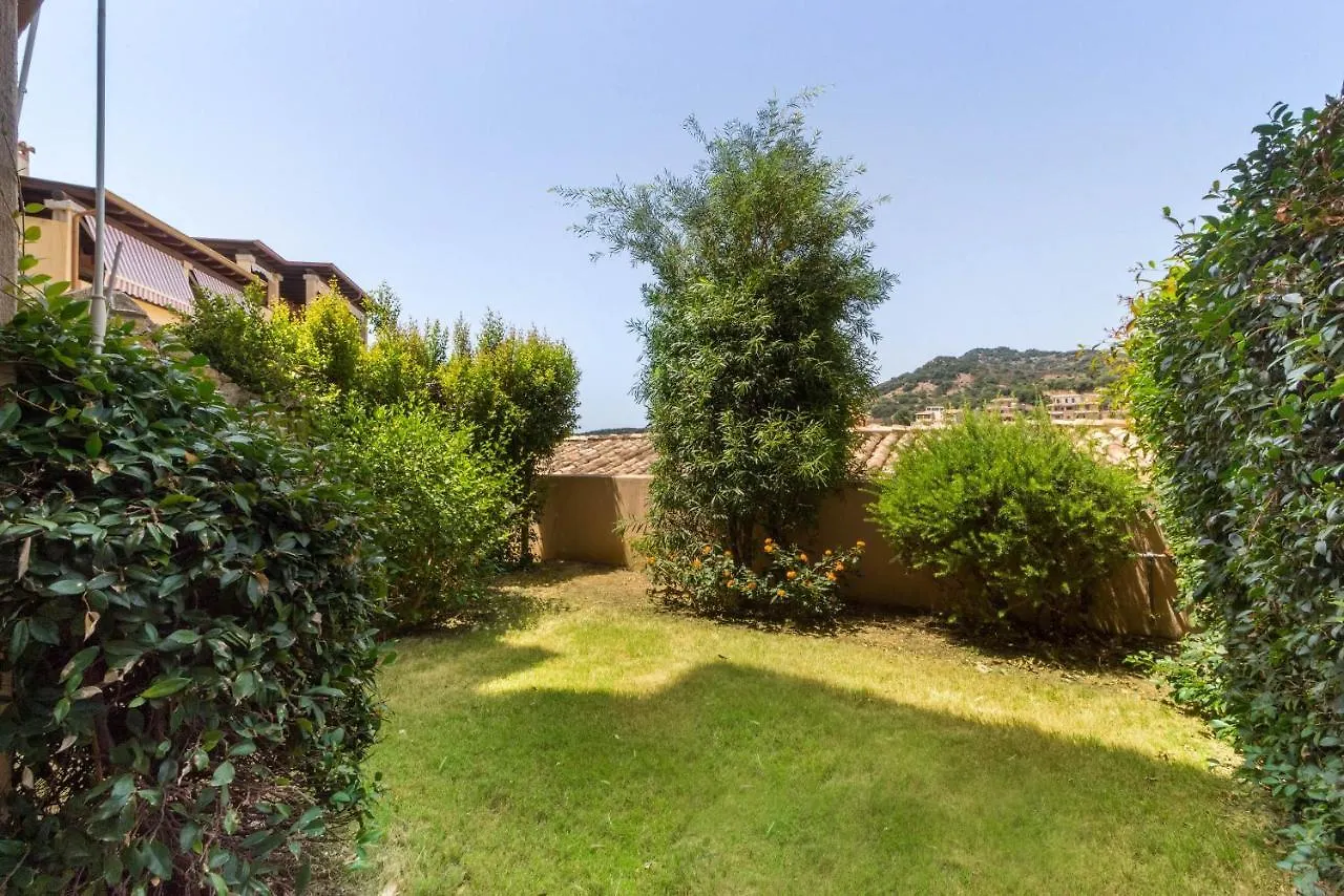 Pavoncelle - Appartamento A Villasimius Con Giardino Privato A Pochi Passi Dal Mare 0*,  Italy